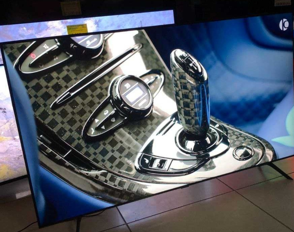 Великий Телевізор Безрамний: 82" Smart 4K 8 серія, Samsung 82TU800. Київ - фото 1