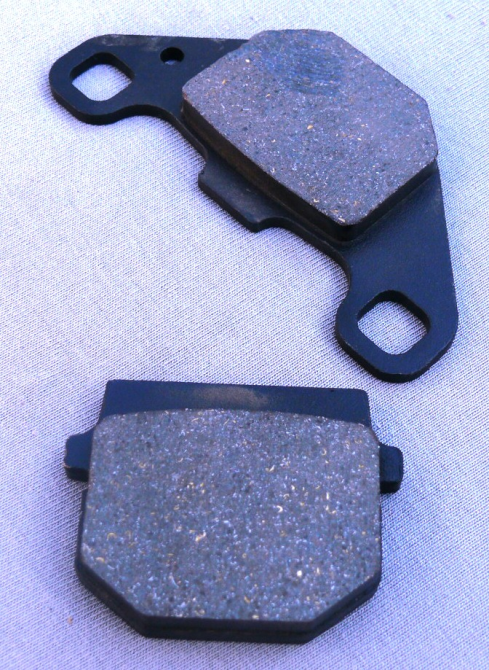 Колодки тормозные скутер Сузуки AD50 дисковые Мукачево - изображение 1