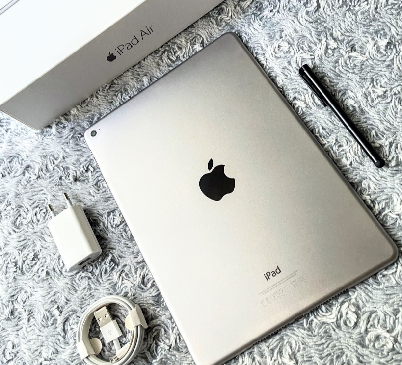 Планшет: iPad Air 2 (64Gb.) Wi-Fi , комплект + подарки ! А1566. Киев - изображение 2