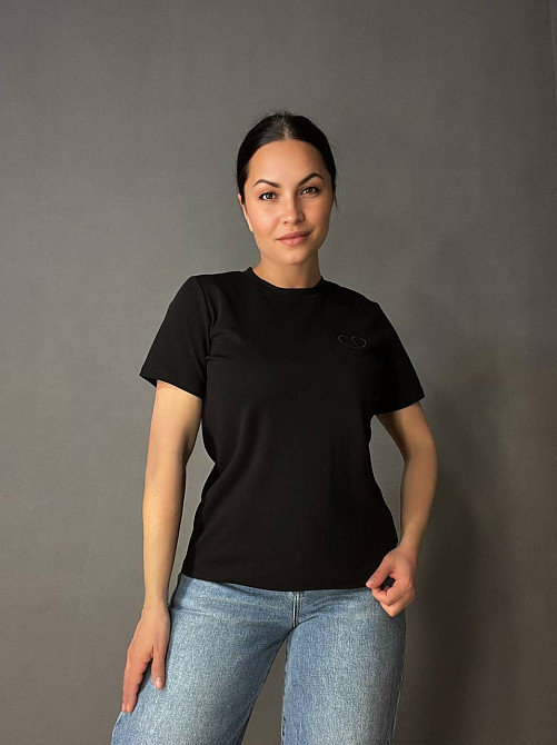 Футболка женская A-N 27040 базовая по фигуре с вышивкой сердце, черный, one size Киев - изображение 16