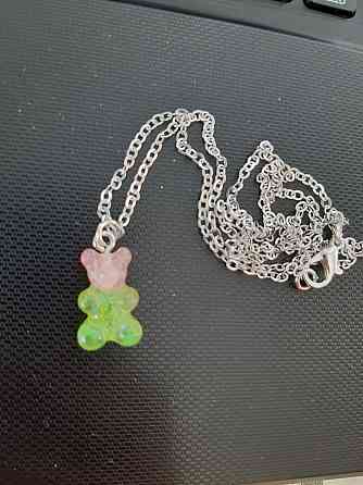 Підвіска мармеладний ведмедик, рожевий + салатовий - довжина 50см, смола, цинковий сплав Київ