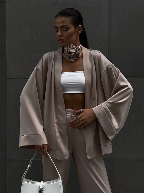 Жіночий базовий костюм-двійка: кімоно та штани атлас Бежевий Одеса - фото 4