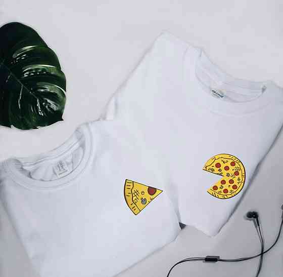 Парні футболки для хлопця та дівчини з принтом Піца Чернівці