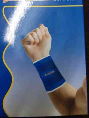 Еластичний фіксатор на запястя Вінниця