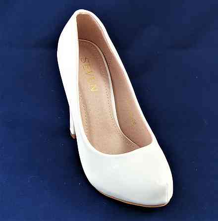 Жіночі Білі Туфлі на Каблуку Лакові Модельні (розміри: 37,38) — 702 Дніпро