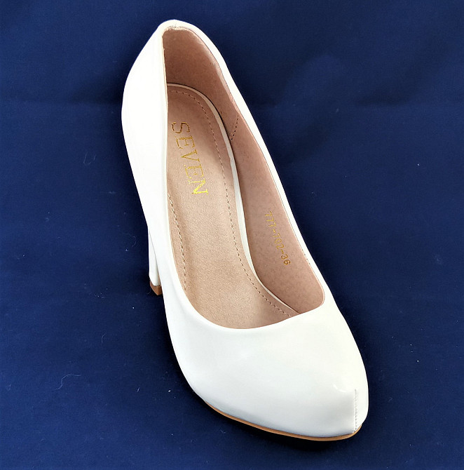 Жіночі Білі Туфлі на Каблуку Лакові Модельні (розміри: 37,38) — 702 Дніпро - фото 2