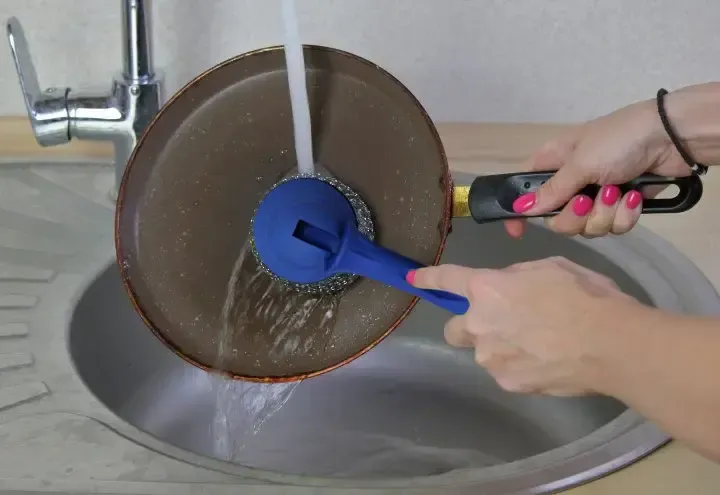 Щетка с длинной ручкой для чистки посуды, посуда, сковорода BRUSH AND-4-20-600 Коломия - фото 6