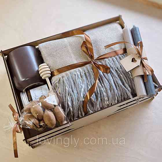 Подарунковий бокс для чоловіка у стриманих відтінках з натуральним наповненням Ірпінь