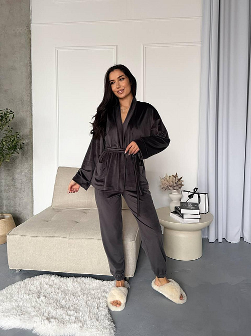 Женский стильный домашний велюровый комплект тройка Графит Одесса - изображение 5