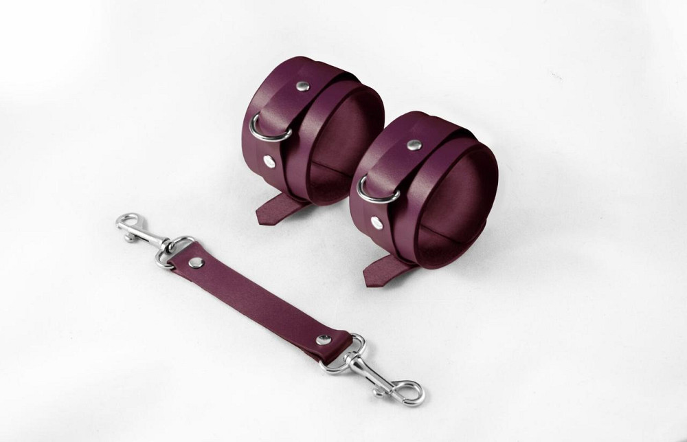 Наручники Feral Feelings - Hand Restraints, натуральна шкіра, бургунді Sex Aura Київ - фото 1