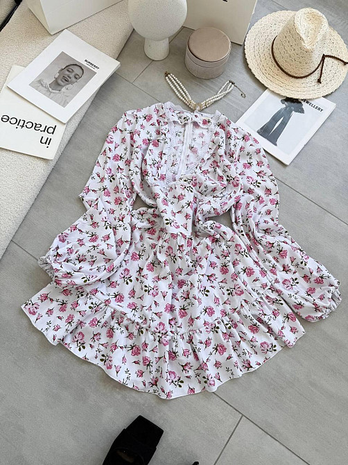 Женское романтичное мини платье в цветочный принт с кружевом софт / штапель 44/46, Розовый Одесса - изображение 10