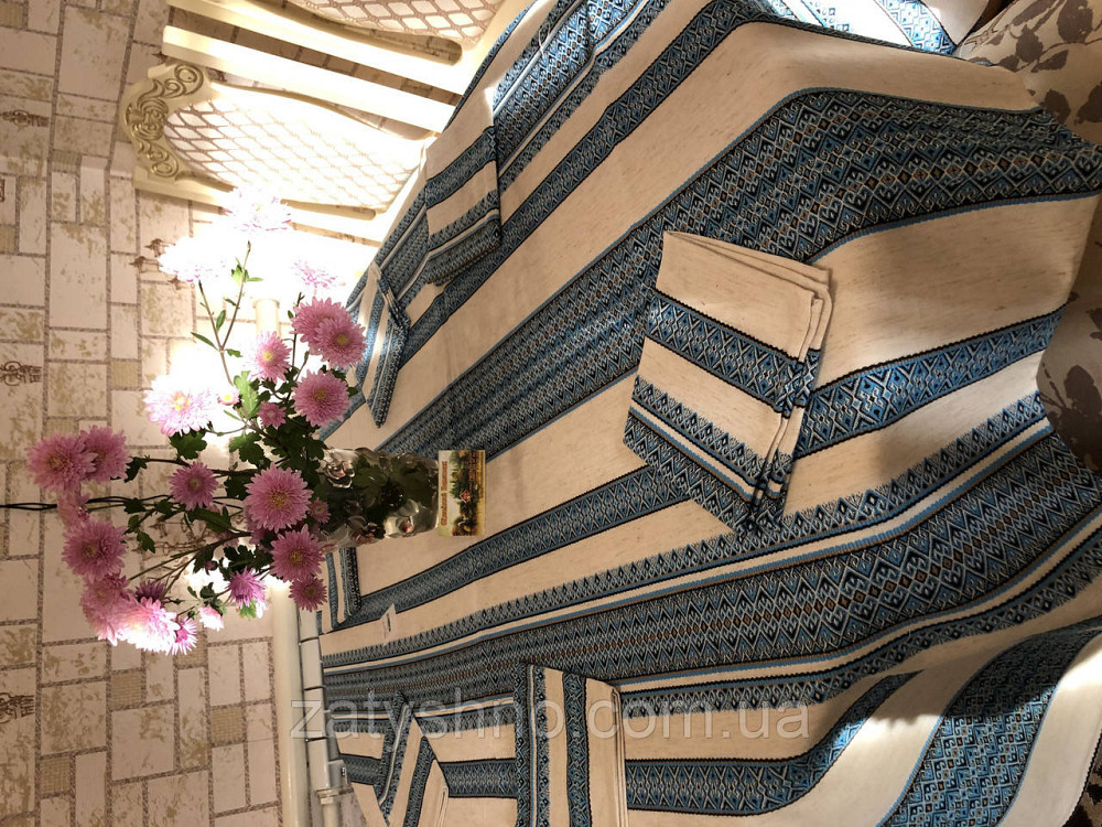 Голубая вышитая скатерть  с салфетками Киев - изображение 2