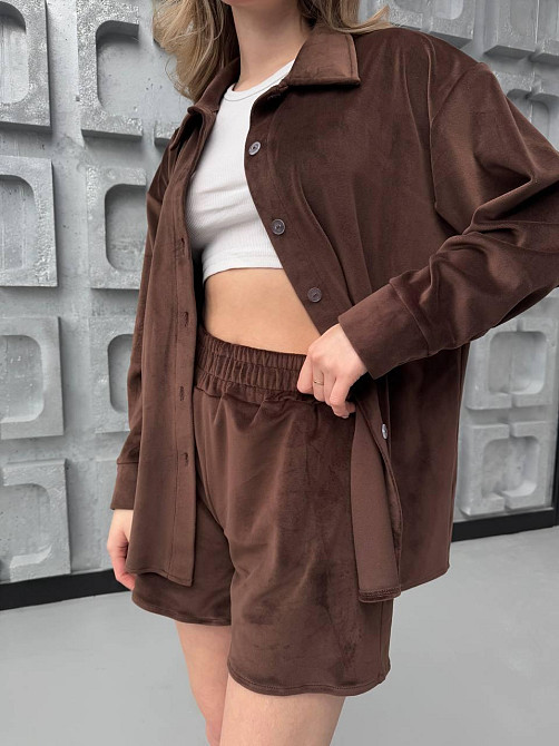 Женский прогулочный оверсайз костюм двойка: рубашка и шорты турецкий велюр спорт Шоколад Одесса - изображение 4