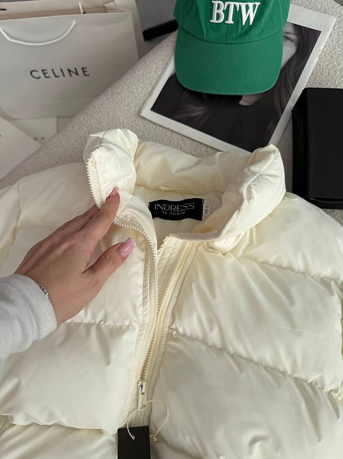 Жіноча стильна повсякденна  куртка на біо-пуху плащівка лаке Одеса - фото 2