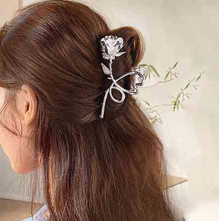 Заколка-краб для волосся металева Троянда з серцем срібляста 11 см Київ