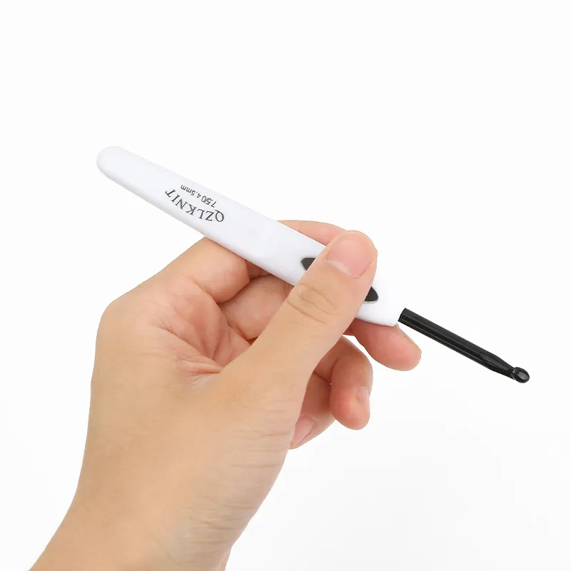 Набор крючков для вязания в косметичке, 16 штук белых крючков, размер 1.0/10.0 мм Каменец-Подольский - изображение 4