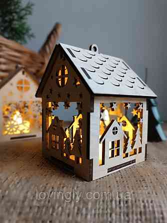 Новорічний будиночок з дерева з LED підсвіткою 13 см — святковий декор і подарунок Ірпінь