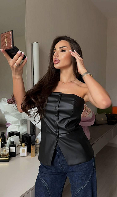 Жіночий стильний привабливий корсет зі штучної шкіри на підкладці Одеса - фото 3