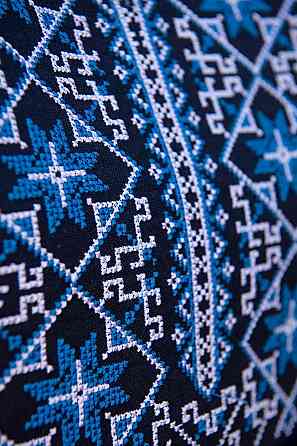 Вышиванка женская льняная с длинным рукавом темно-синяя топ Киев