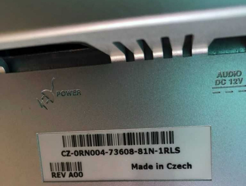 Монитор Dell 17