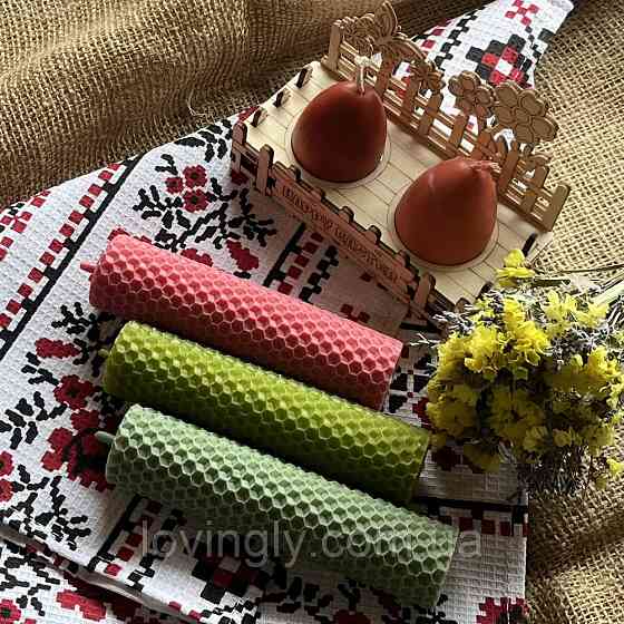 Подарочный набор на Пасху со свечами ручной работы, декоративной подставкой и полотенцем. Ирпень