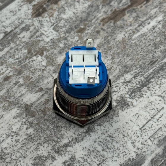 Кнопка 22 мм фиксирующаяся 12–24 В зелёный LED 5 pin 22F-11EZ, металлическая с подсветкой Киев