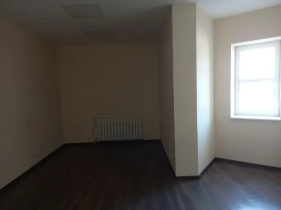 Самий центр міста (вул Глінки), 3 поверх Зручне планування, просторі кімнати (див. план), свій туалет і комірки Дніпро