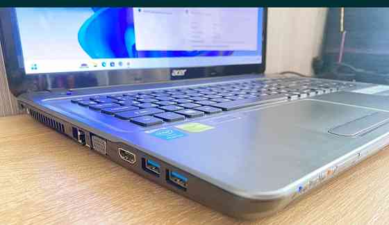 Гарний Ноутбук: ASER Aspire 17.3" E1-731G 4x Intel i5-3210M/8/500/ GF710M. Київ