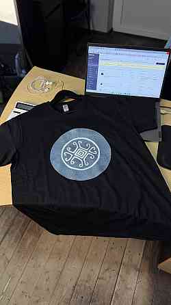 Футболка «Світ навиворіт» з логотипом (етно принт) Черновцы