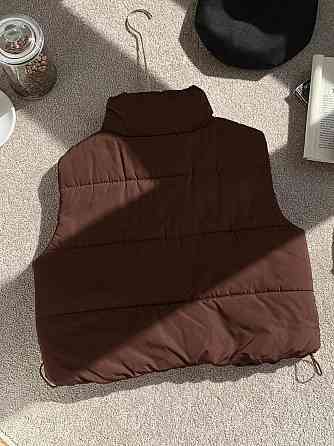 Женская жилетка укороченная с карманами на молнии плащевка эмми на синтепоне Шоколад, 46/48 Одесса
