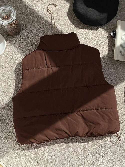 Женская жилетка укороченная с карманами на молнии плащевка эмми на синтепоне Шоколад, 46/48 Одесса - изображение 3