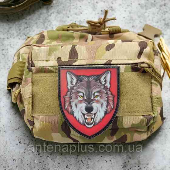 Волк на красном шеврон / патч Киев