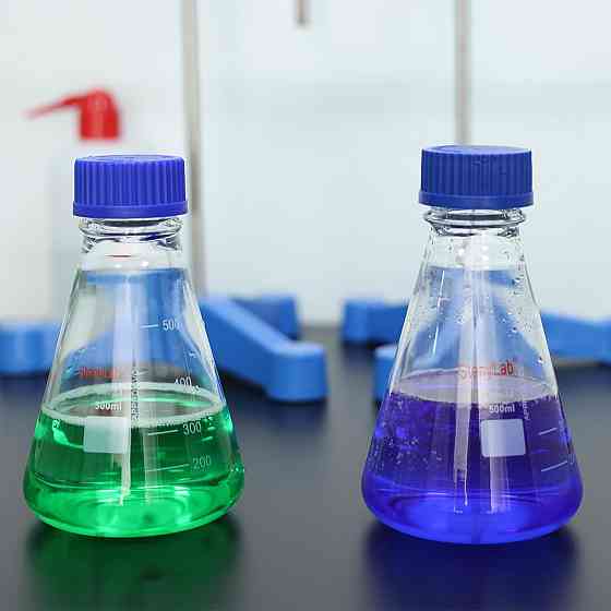 Колба коническая Erlenmeyer stonylab 100 мл синяя градуированная с крышкой боросиликатное стекло лабораторная Киев