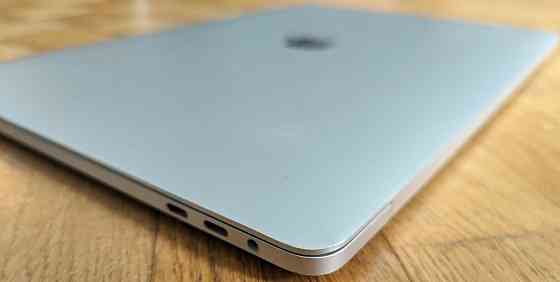 Ноутбук MacBook Pro (2018) 15" , i7 (6 Ядер ) , 16/256Gb. Київ