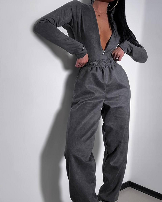 Женский стильный костюм двойка: боди и джоггеры замш на дайвинге Графит, 42/44 Одесса - изображение 1