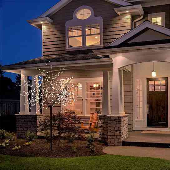 Светлое дерево Hanami CW 250 см 600 холодных белых светодиодов  Blumfeldt Германия Ровно