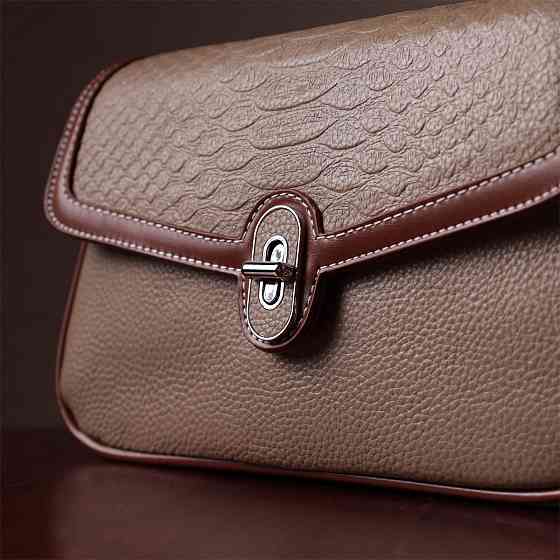 Стильная женская сумка с фактурным клапаном из натуральной кожи Бежевая (Vintage) Киев