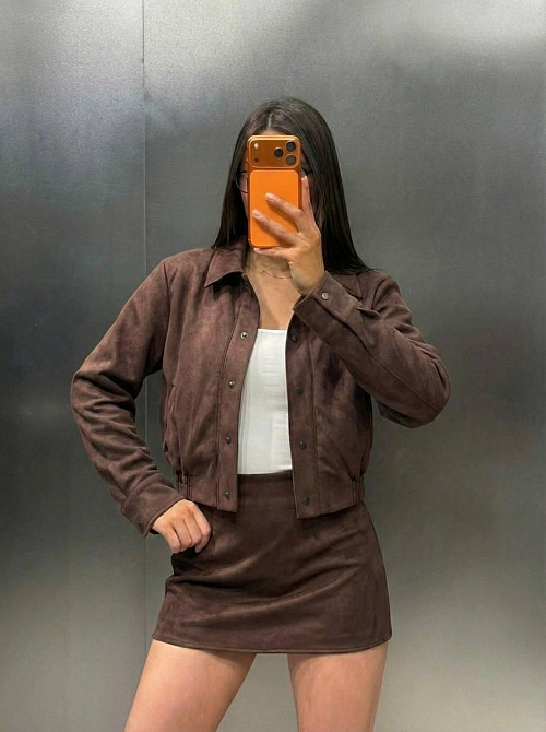 Женский стильный повседневный замшевый бомбер с мини юбкой Шоколад, 40/42 Одесса - изображение 1