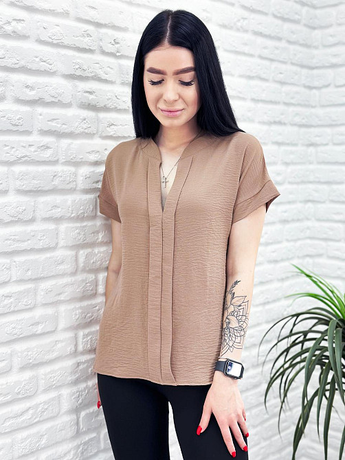 Однотонная летняя блуза 