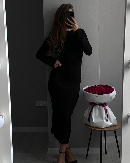 Жіноча елегантна сукня міді з відкритою спинкою віскоза Одеса - фото 5