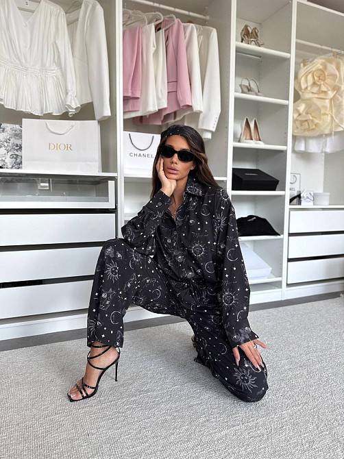 Женский трендовый костюм двойка с банданой Awakening турецкий софт принт Черный, 46/48 Одесса - изображение 5