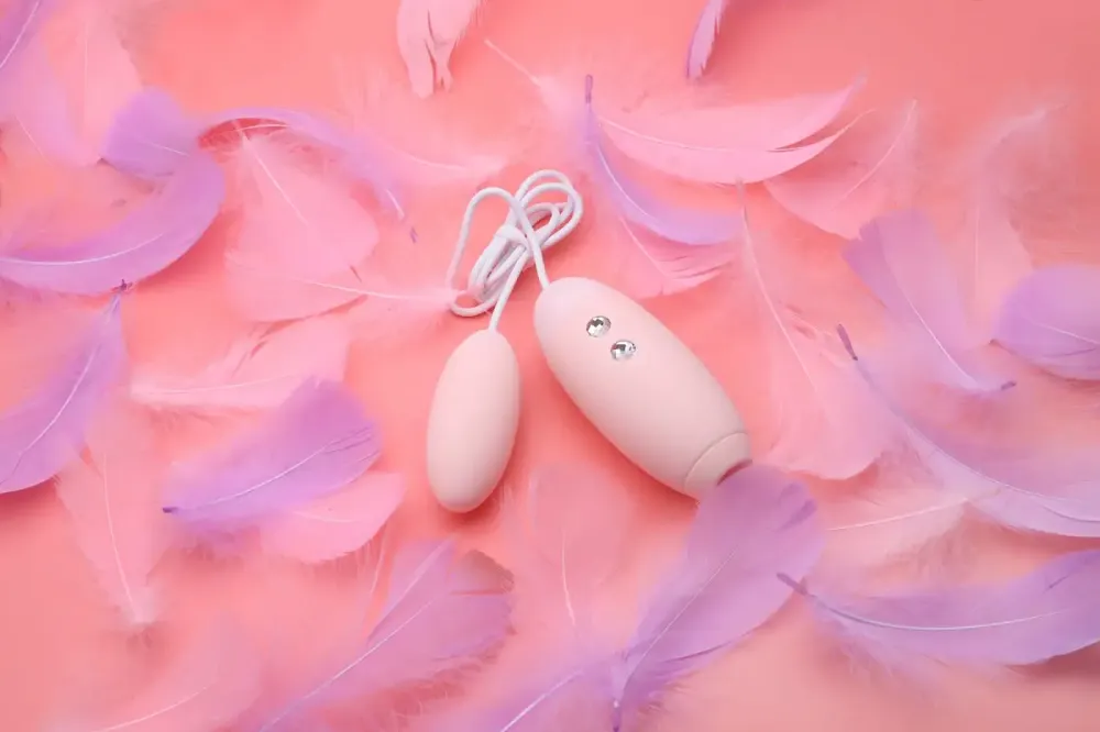 Вакуумний стимулятор з віброяйцем 2-в-1 KISTOY Miss VV Pink Львов - изображение 3