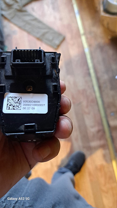 Перемикач регулювання бічних дзеркал від Kia Sportage 2020 року Київ - фото 2