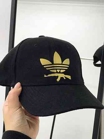 Кепка\ Бейсболка с золотым принтом 