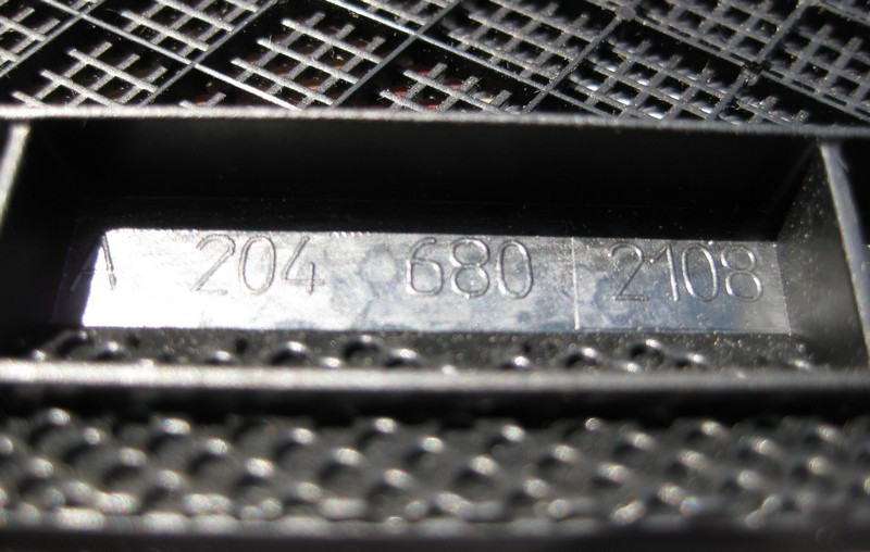 Mercedes-Benz  A2046802108 9051 Сітка торпеди приладки зверху зліва чорна C-Class W204 Одесса - изображение 2