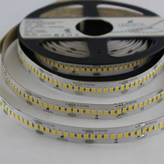 LED-STIL Світлодіодна стрічка LED-STIL 4000K 22 Вт/м 2835 240 діодів IP33 24 Вольта 3600 Lm ней Коломия