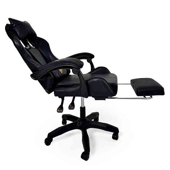 Геймерское кресло Primaveo с эргономичными подушками и выдвижной подставкой для ног, Черный Киев