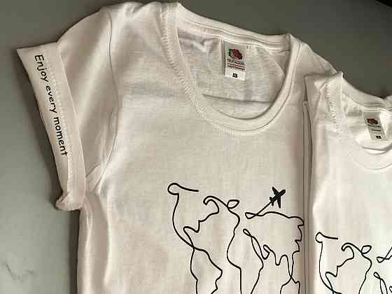 Парні футболки для хлопця та дівчини з принтом картки та написом Enjoy every moment Чернівці