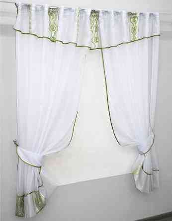 Кухонные шторы VR-Textil № 085к с ламбрекеном и подхватами белый с салатовым 300х170 см (59-788) Киев