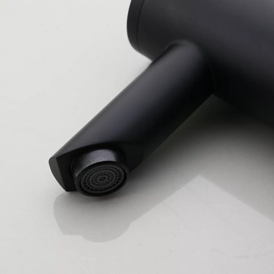 Змішувач сенсорний для умивальника, якісний безконтактний кран матовий для раковини Чорний Кам'янець-Подільський - фото 2